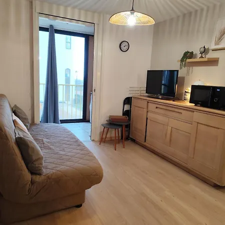 Bord De Et Parking Prive Apartman *