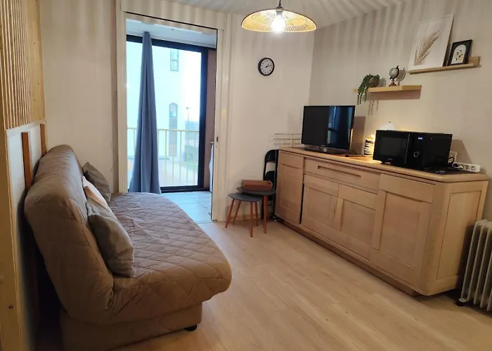 Bord De Et Parking Prive Apartman *