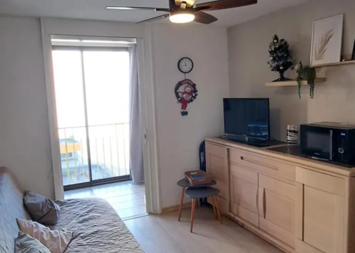 Bord De Et Parking Prive Apartman *